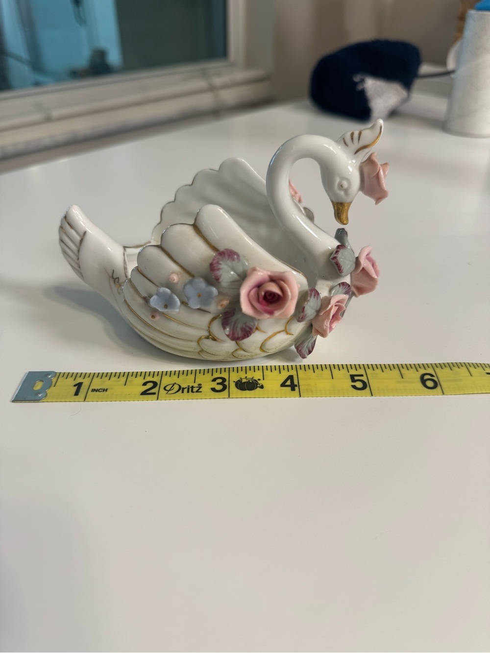 Vintage Occupied Japan Porcelain Swan Figurine